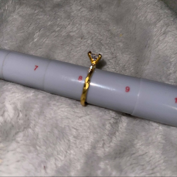 ❤️SOLD❤️ Gold Twisted Delicate White Sapphire Ring - Picture 10 of 10